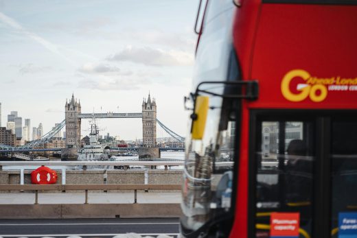 Londyński autobus to przewóz osób