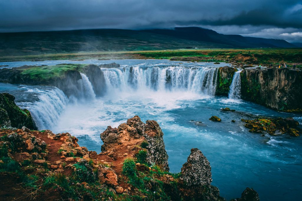 Wodospad w kształcie miski - Islandia