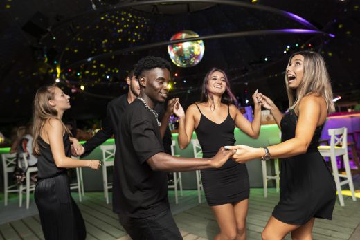Night club VIP Kraków – prywatna przestrzeń z luksusową obsługą i najlepszą muzyką dla wymagających gości.
